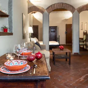 https://santa-croce-junior-suite-dolcevita-holiday.it-tuscanyhotel.com